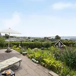 2 Bedroom Gorgeous In