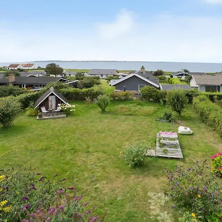 2 Bedroom Gorgeous In Fåborg