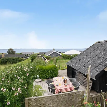 2 Bedroom Gorgeous In Feriehus *